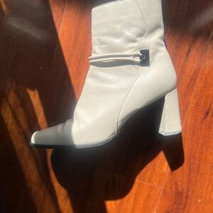 Amanda Smith Cream Heeled Boots